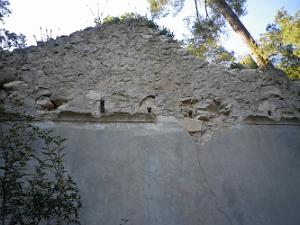 1870 les ruines  au dessus de la grotte